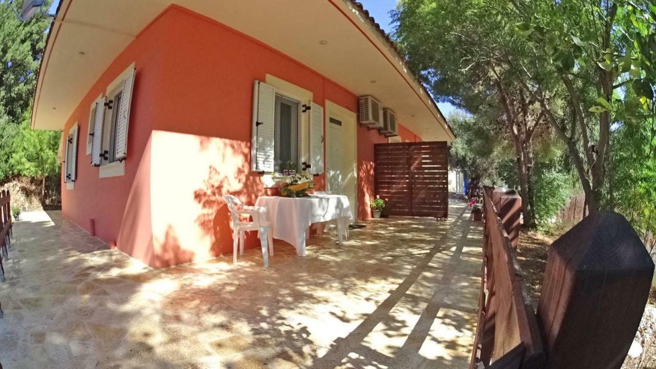 Reginas Studios Athéras Extérieur photo