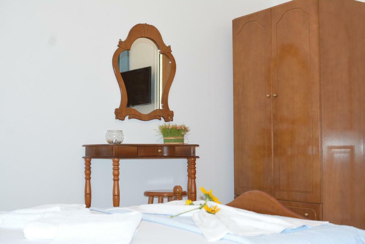 Reginas Studios Athéras Extérieur photo